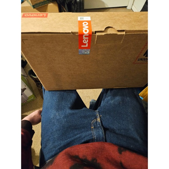 Lenovo ThinkPad E14 Gen 4 AMD (14”) - Silver - Picture 5 of 5